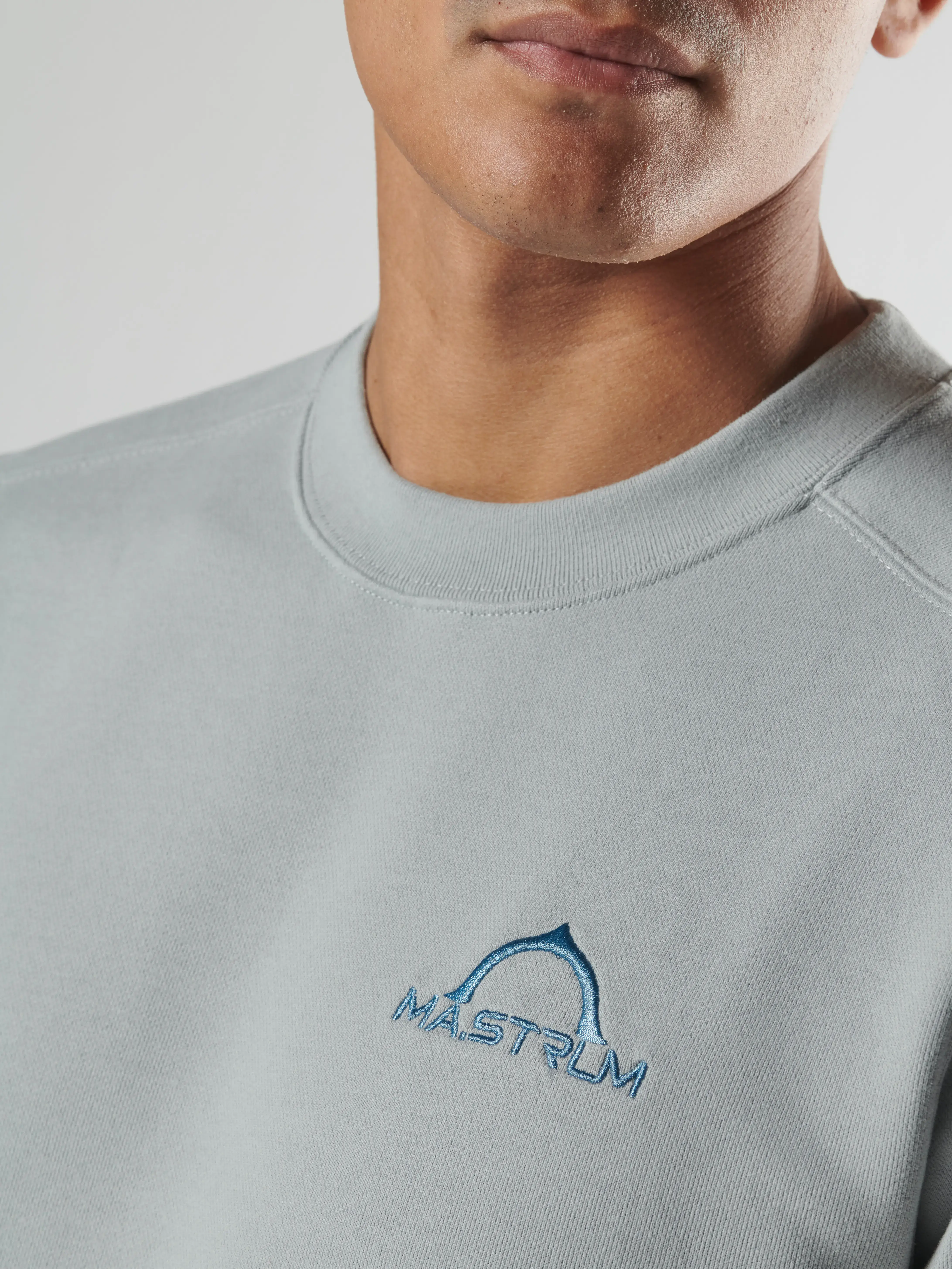 DRIFT EMBROIDERED COMPASS SWEAT Battleship