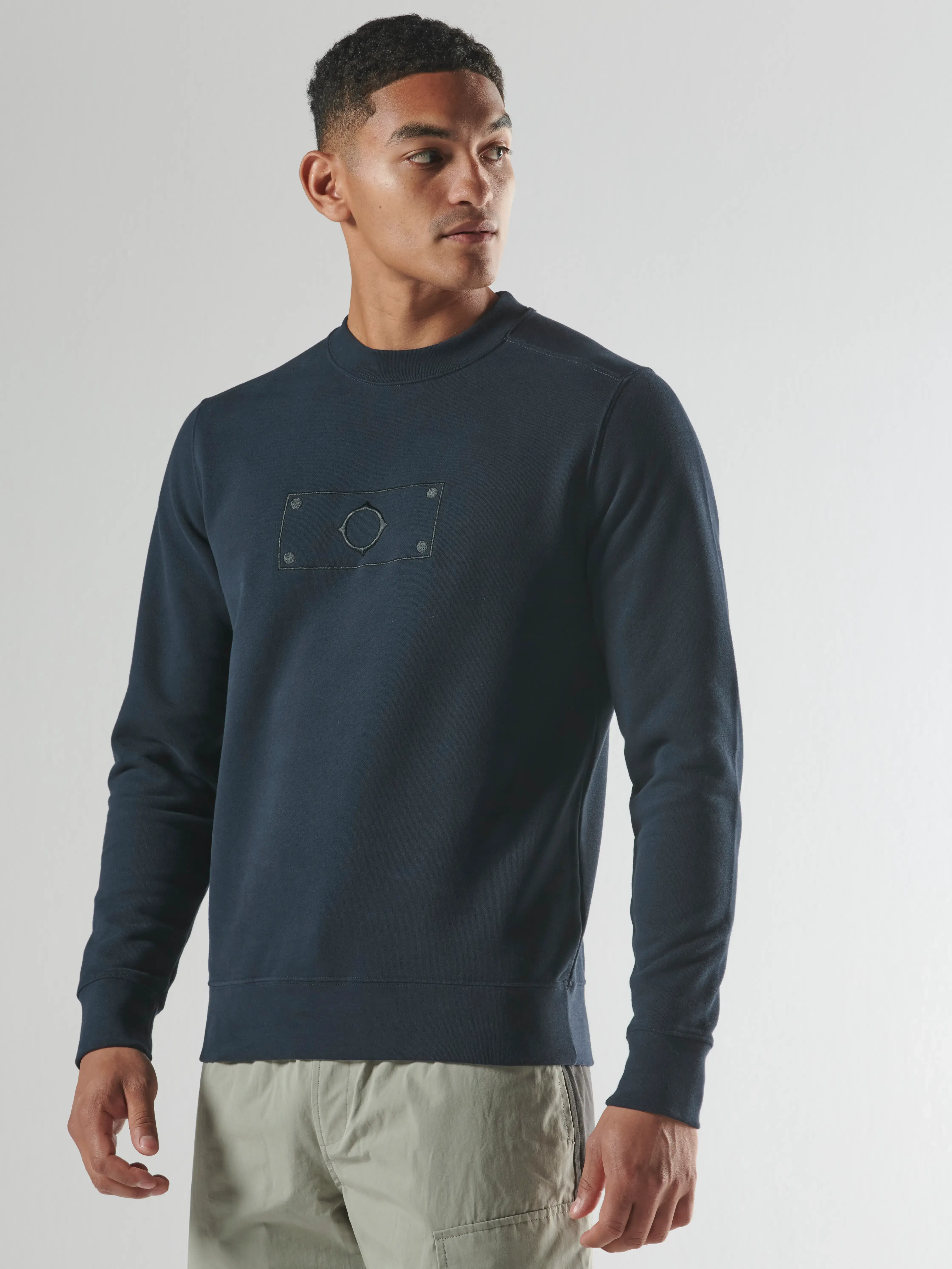 BLAST EMBROIDERED BADGE SWEAT Ink Navy