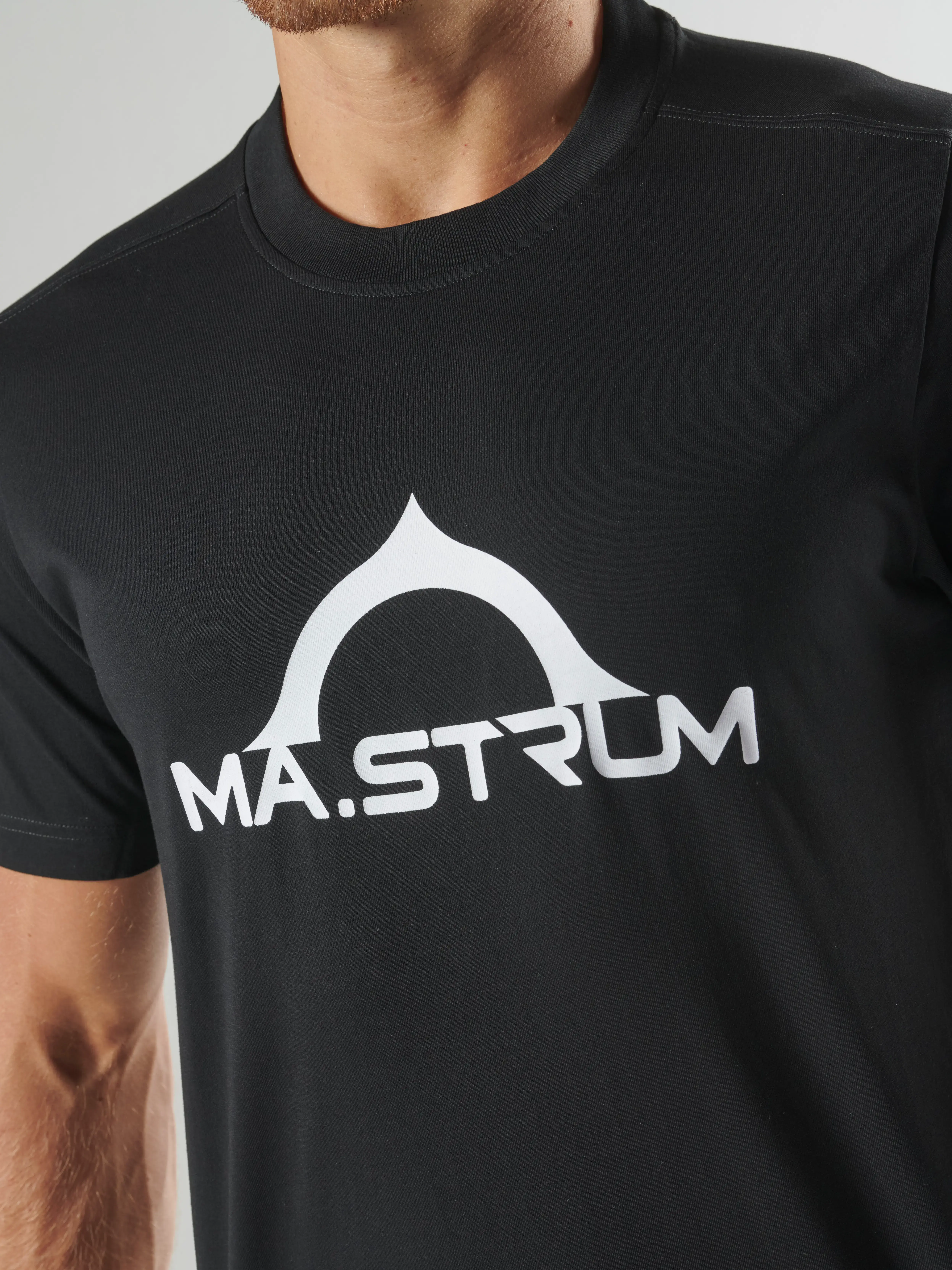 BORA HALF COMPASS PRINT TEE Jet Black