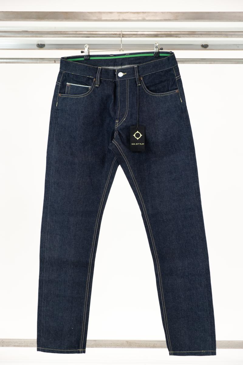Straight Leg Raw Selvage Denim (32R) Indigo